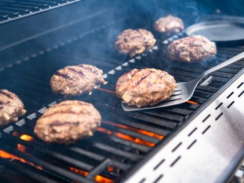 גריל גז או פחמים